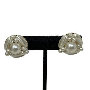 Vintage Faux Pearl Earrings Clip On‎ Round Oval Beads Made in Hong Kong
